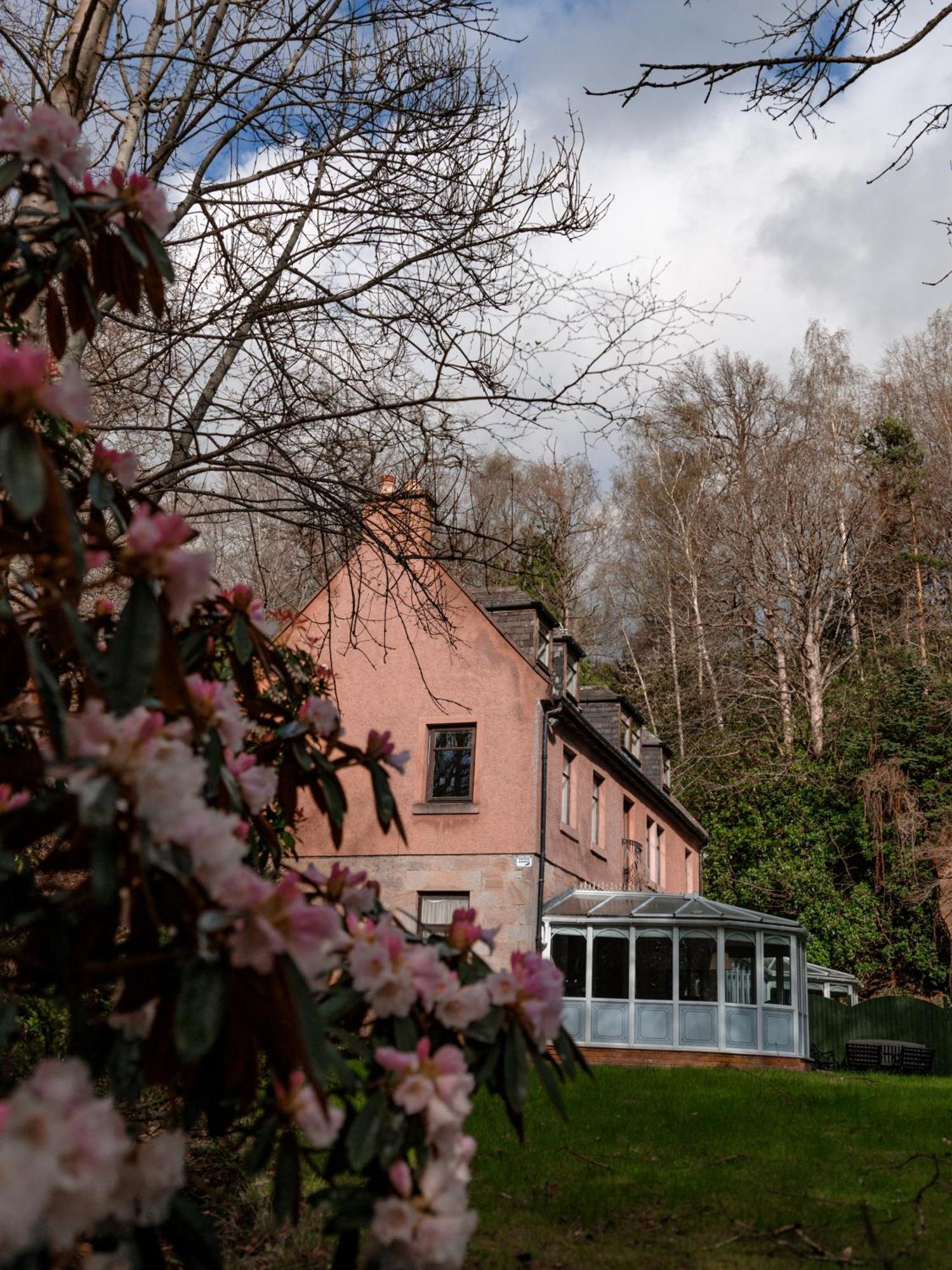 Dalhousie Castle Hotel Bonnyrigg Exterior photo